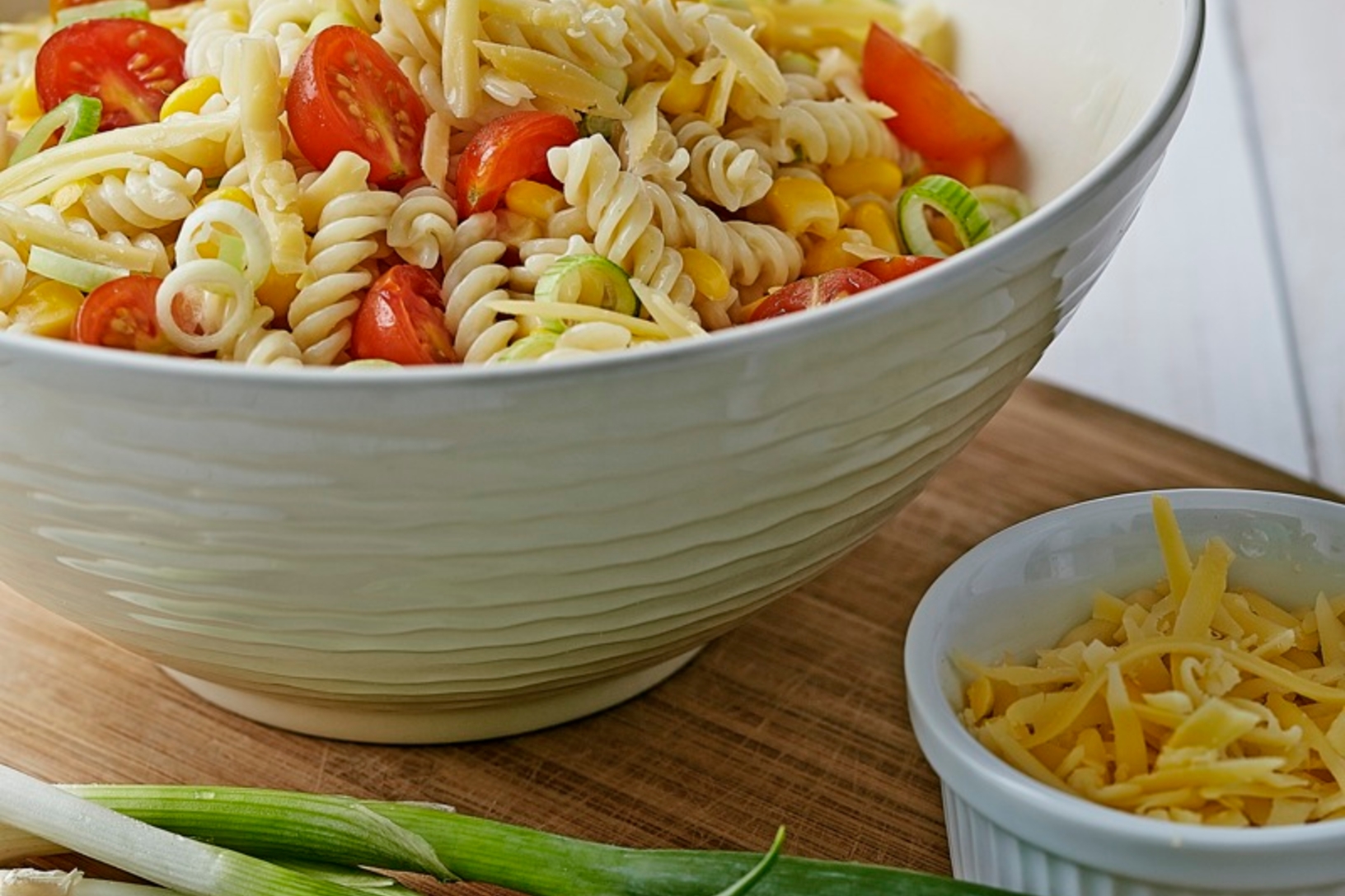 Schnelle Pasta mit frischen Tomaten und Gouda Käse