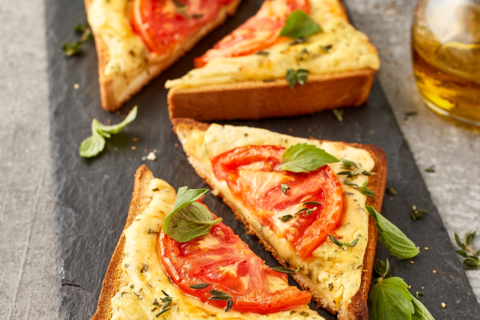 Easy margherita pizza sandwich