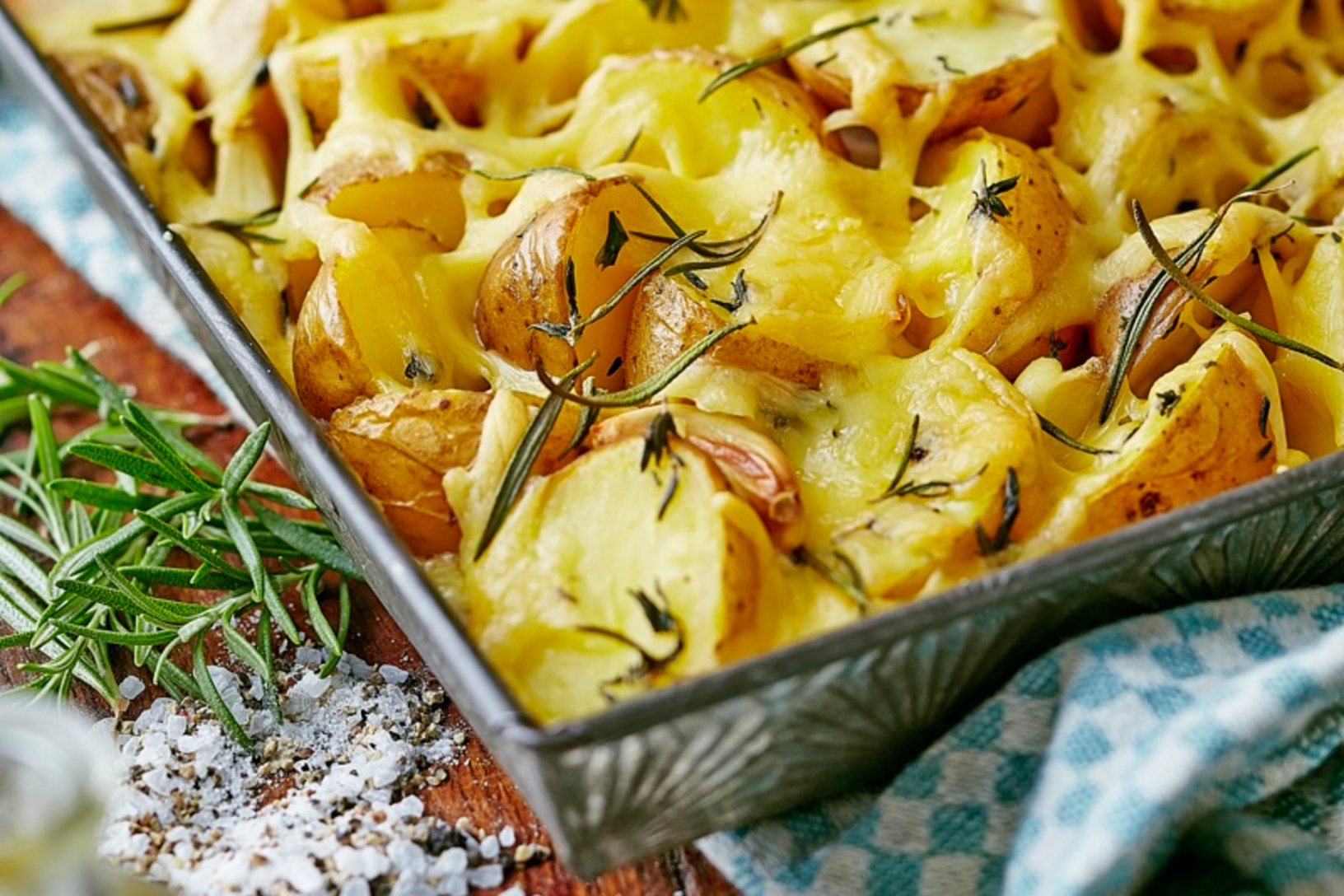 Maasdam cheese potato wedges