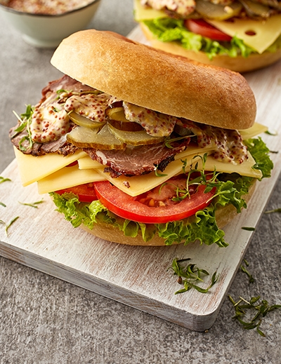 Morning roast beef & cheese bagel