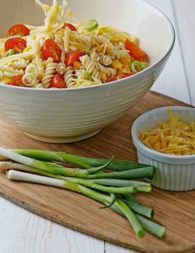 Quick fresh tomato and gouda cheese pasta